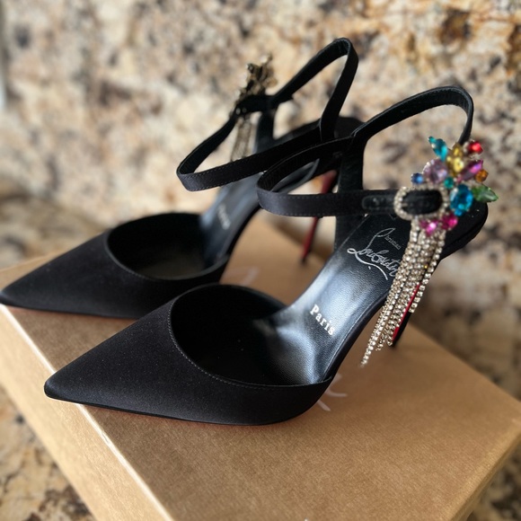 Christian Louboutin Black Embellished Heels
Goldina Rain 100 - Picture 6 of 11